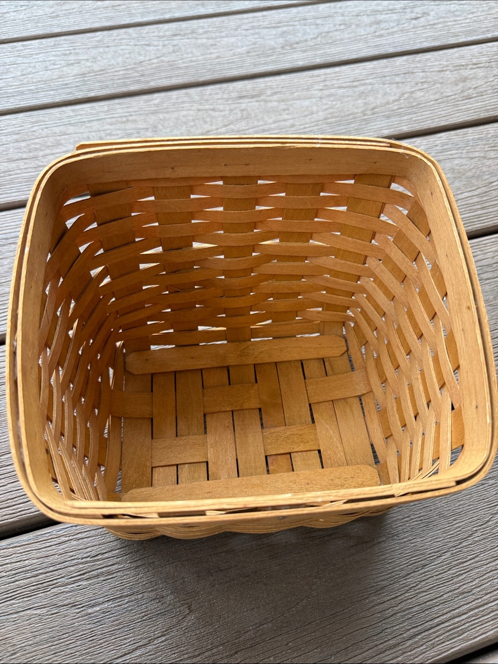 2004 Vintage Longaberger Napkin Basket